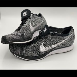 Nike Fly Knit Racer - Oreo